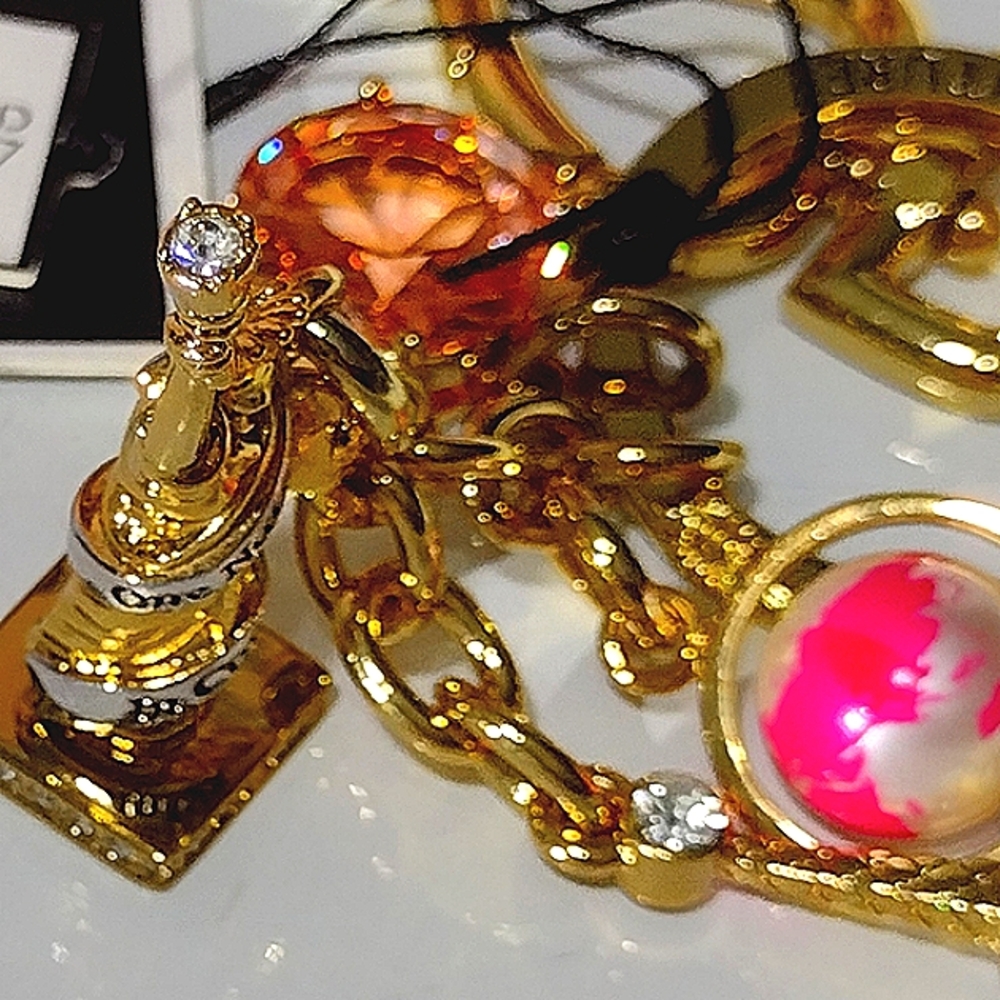Juicy Couture LG Charm Depicting the Eiffel🗼Lady Liberty 🌍Globe Spins NWT - Picture 1 of 14